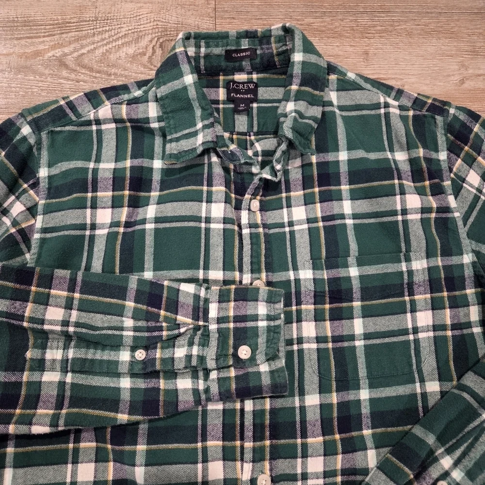 J.Crew Button Down Flannel Classic Fit Long Sleeve Shirt Mens Size Medium